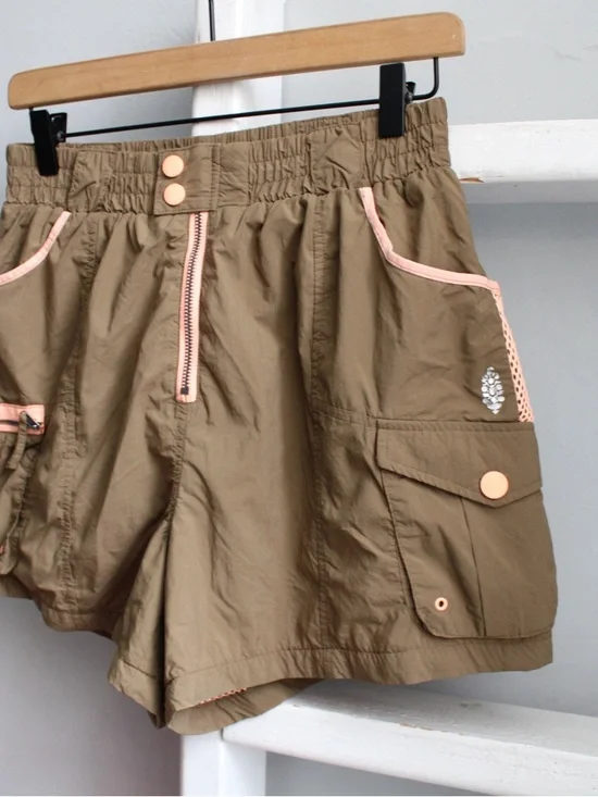 FP Movement Free People Morning Meadow Cargo Green Utility Shorts Size Small - Picture 4 of 8